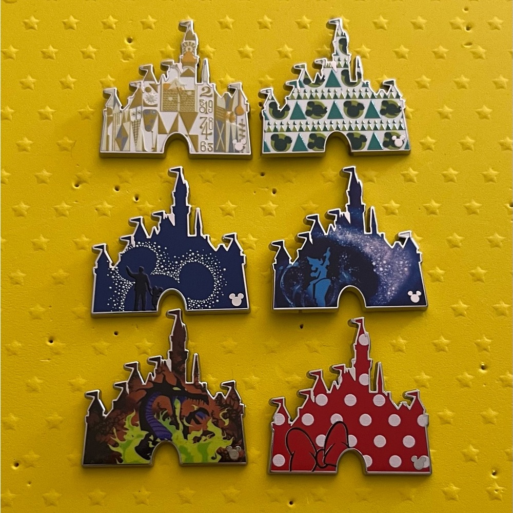 Disney Castle 2026 Hidden Mickey Set